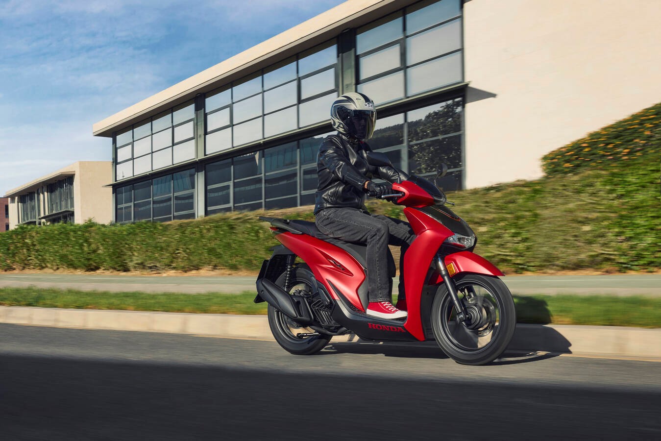 Accesorios para tu moto Honda en verano.